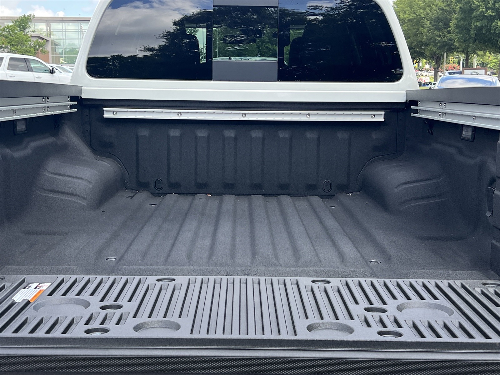 2025 Nissan Frontier SV photo 25