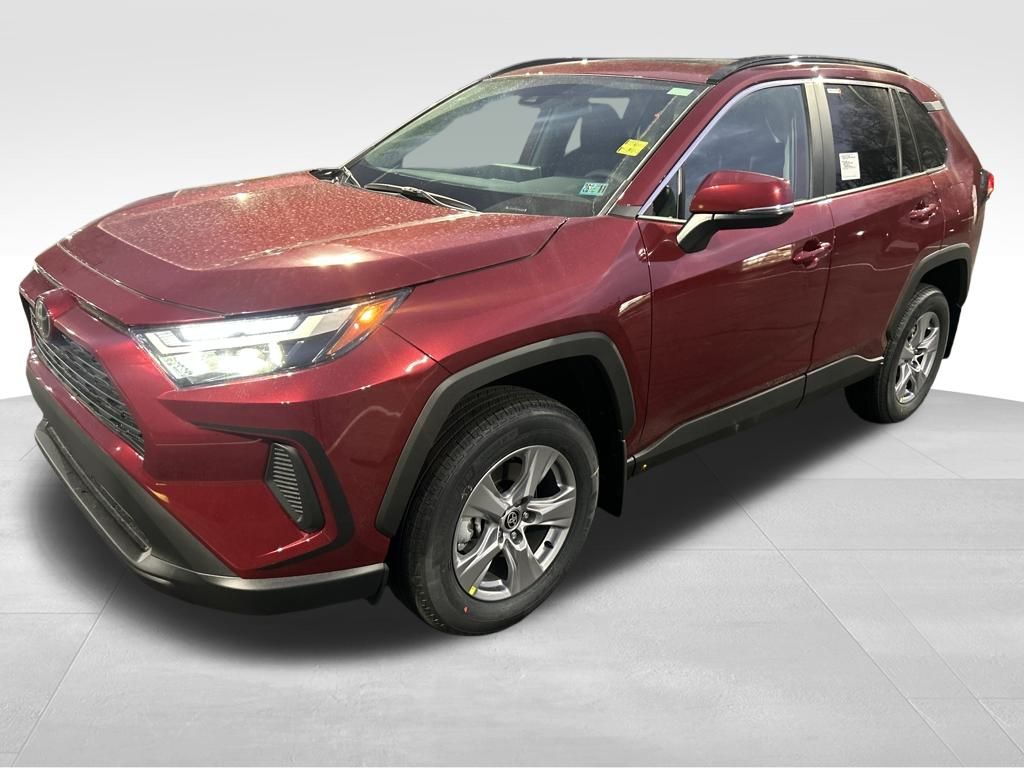 2025 Toyota RAV4 XLE's photo