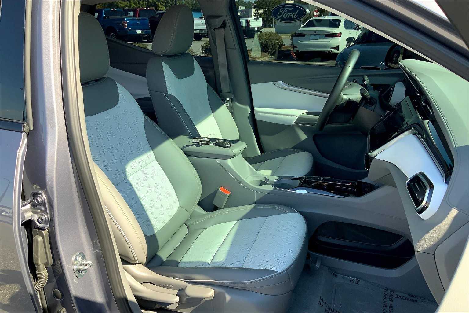 2022 Chevrolet Bolt EUV Premier photo 8
