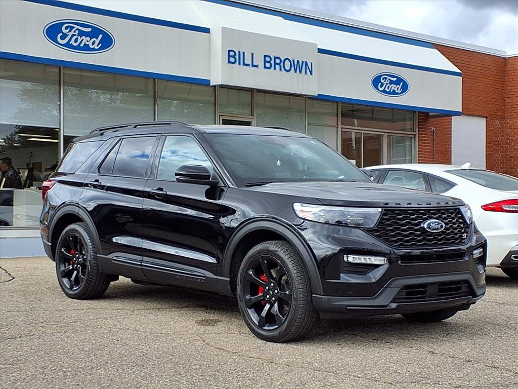 2023 Ford Explorer ST's photo
