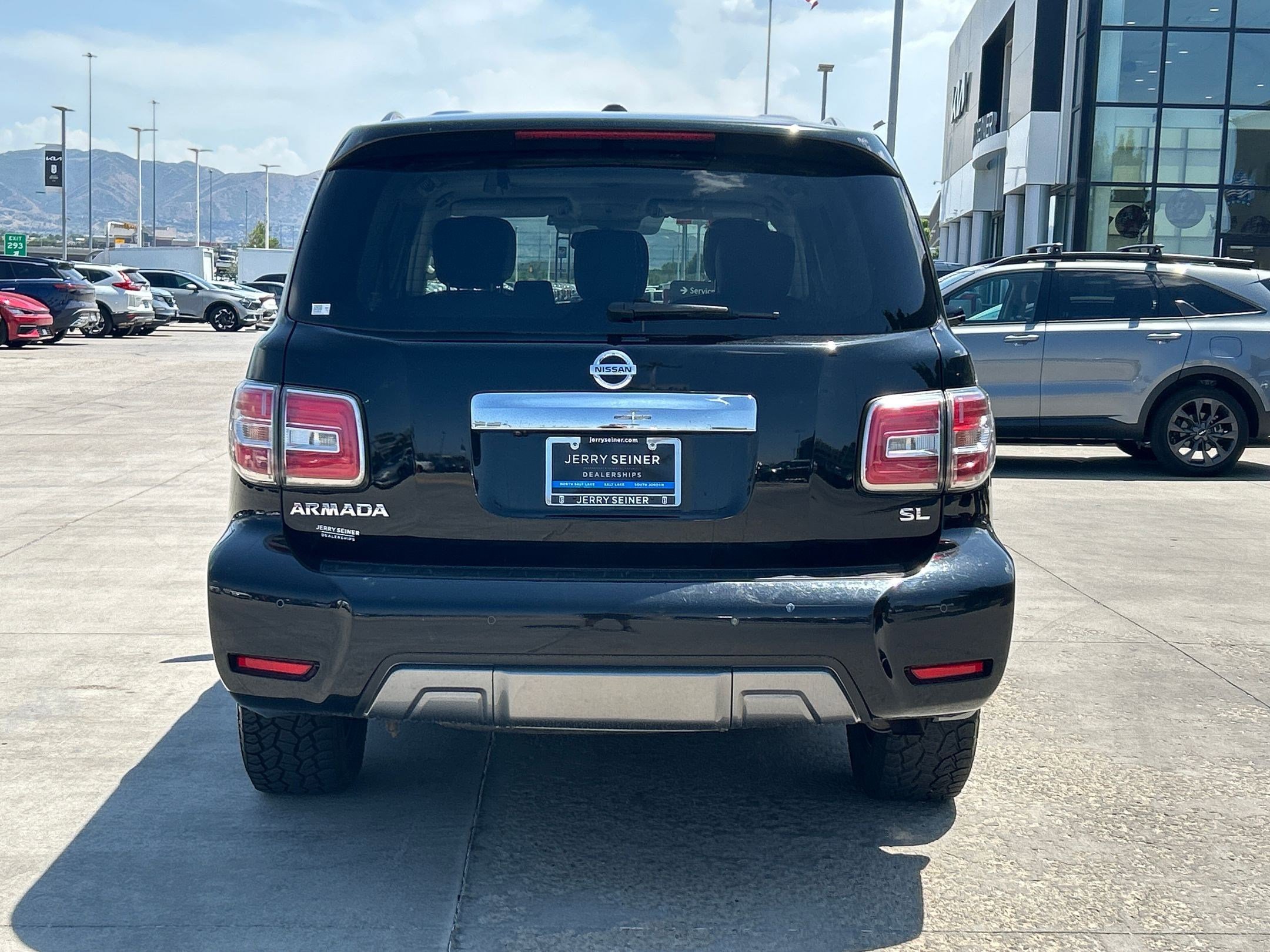 2020 Nissan Armada SL photo 4