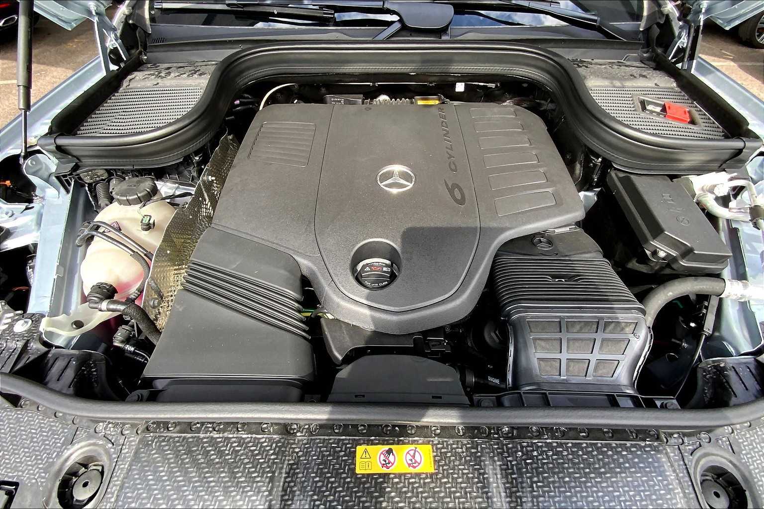 2025 Mercedes Benz GLS 450 4MATIC photo 15