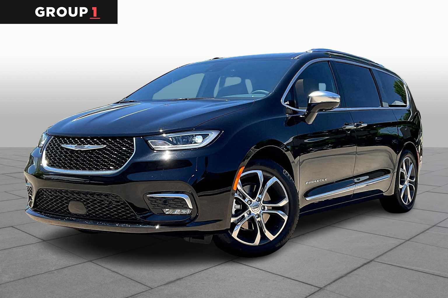 2024 Chrysler Pacifica Pinnacle's photo