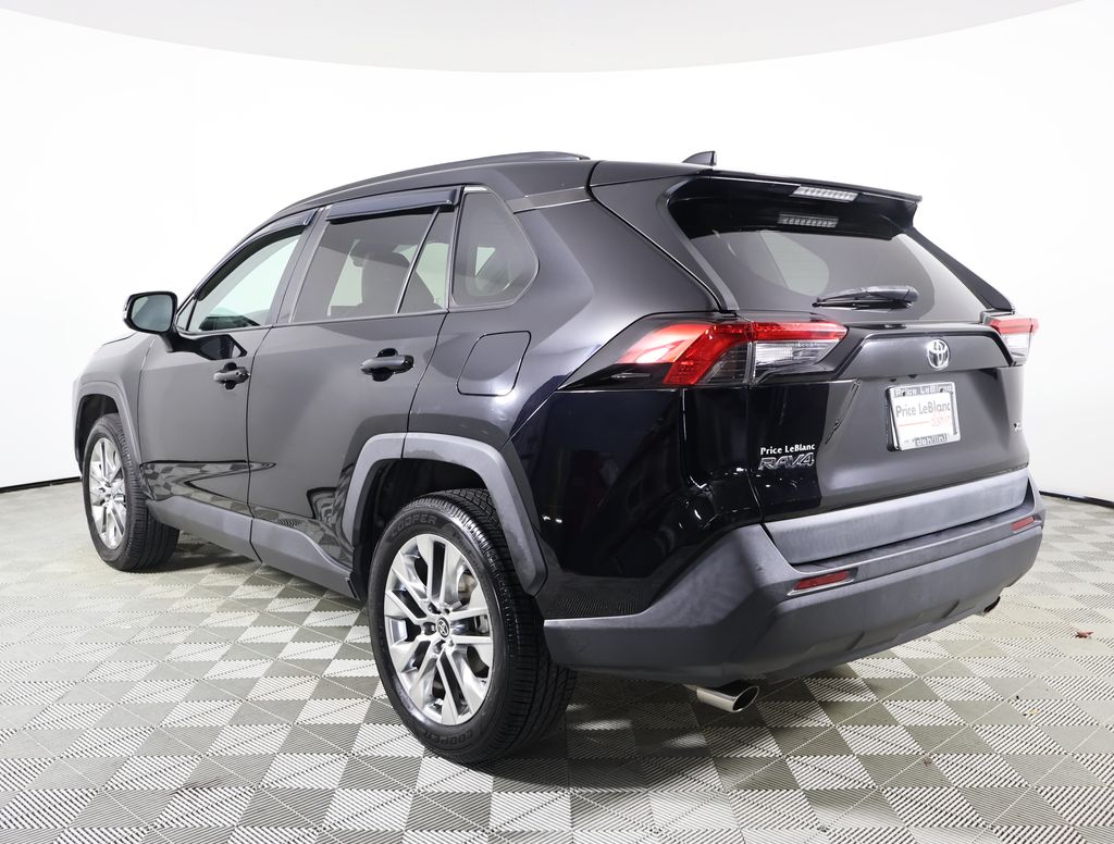 2021 Toyota RAV4 XLE Premium photo 2
