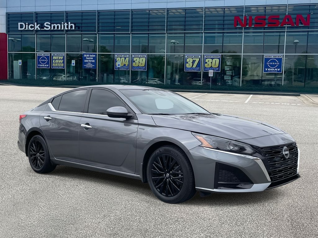 2025 Nissan Altima SV's photo