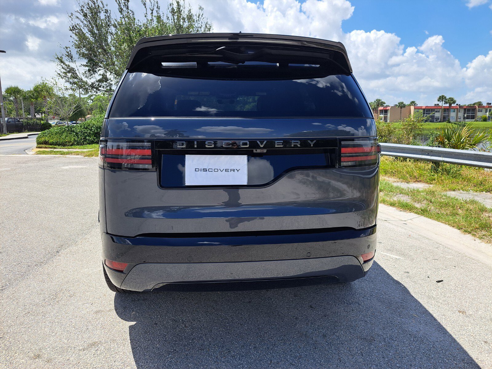 2025 Land Rover Discovery SE photo 5