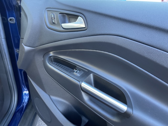 2017 Ford C-Max Hybrid SE photo 18