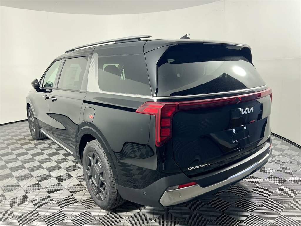 2026 Kia Carnival SX photo 5