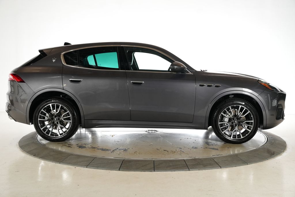 2025 Maserati Grecale photo 4