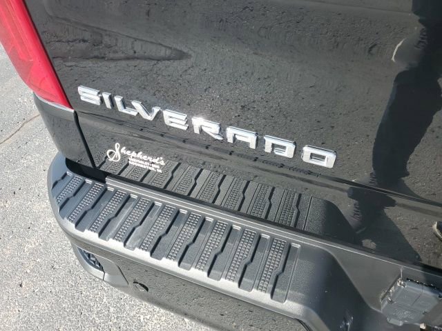 2023 Chevrolet Silverado 1500 High Country photo 15