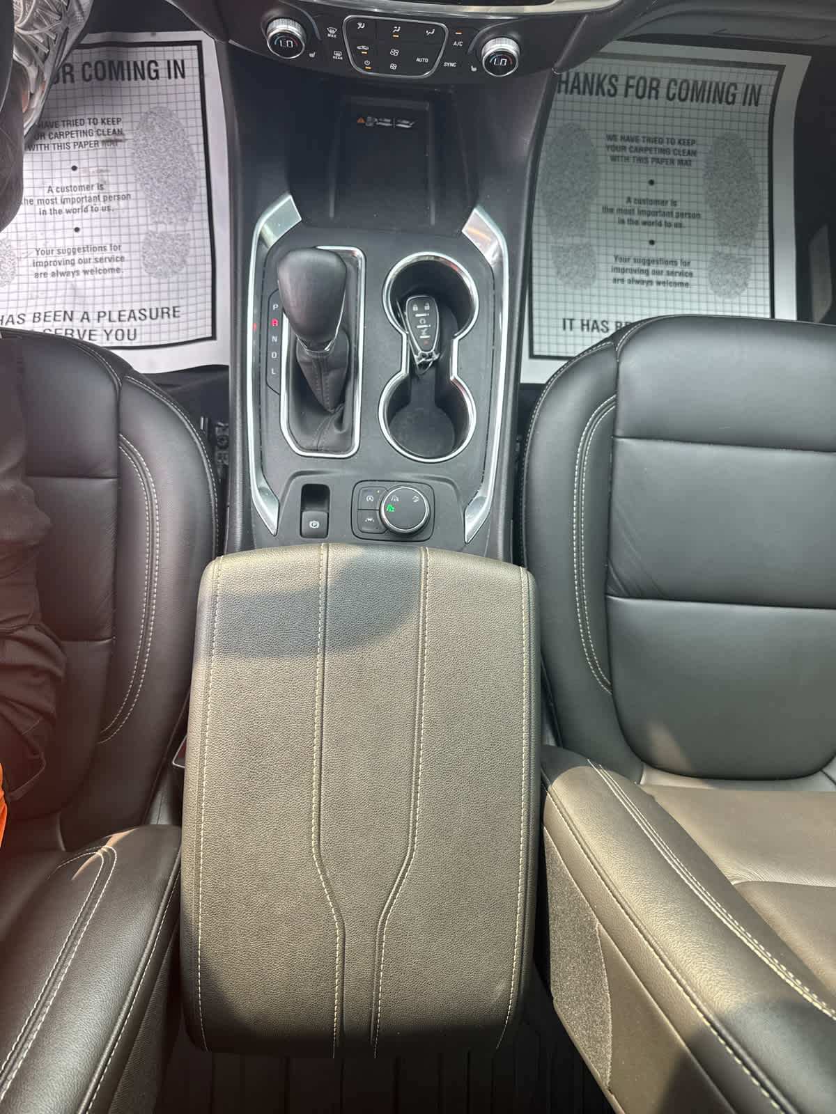 2023 Chevrolet Traverse Leather photo 35