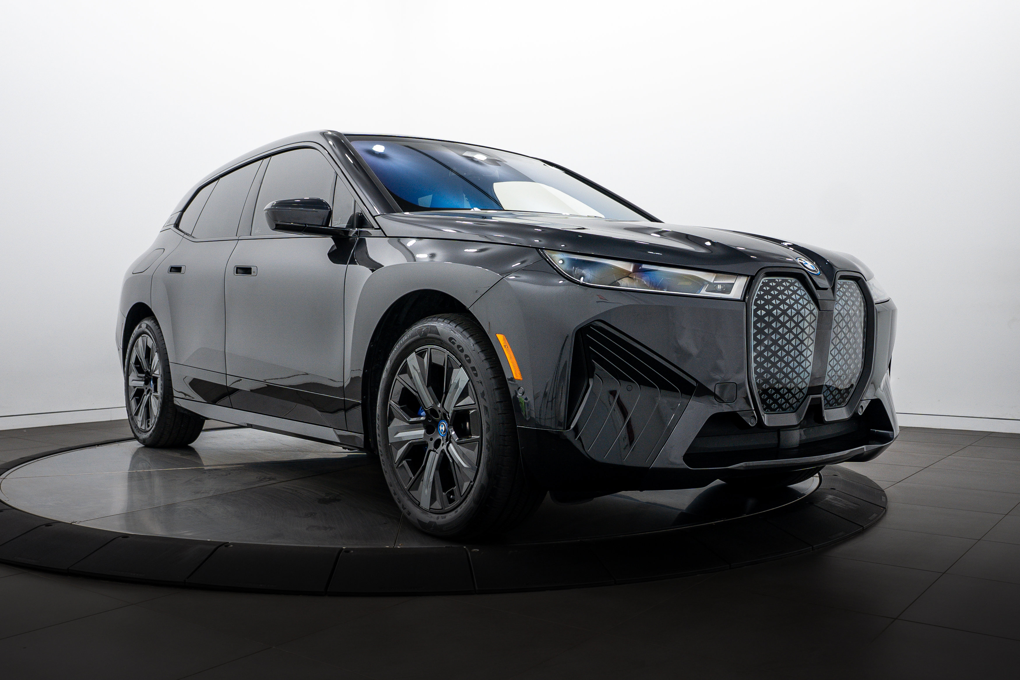 2023 BMW iX Base's photo