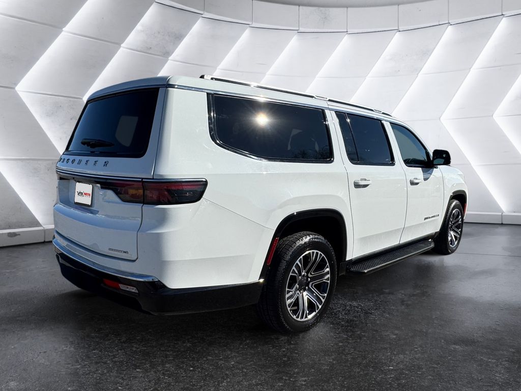 2024 Jeep Wagoneer L Series II photo 4