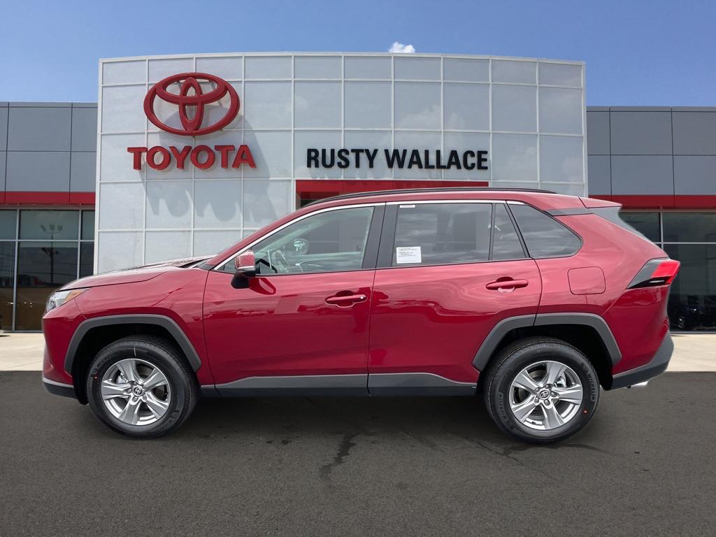 2025 Toyota RAV4 XLE's photo
