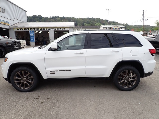 2016 Jeep Grand Cherokee Limited photo 2