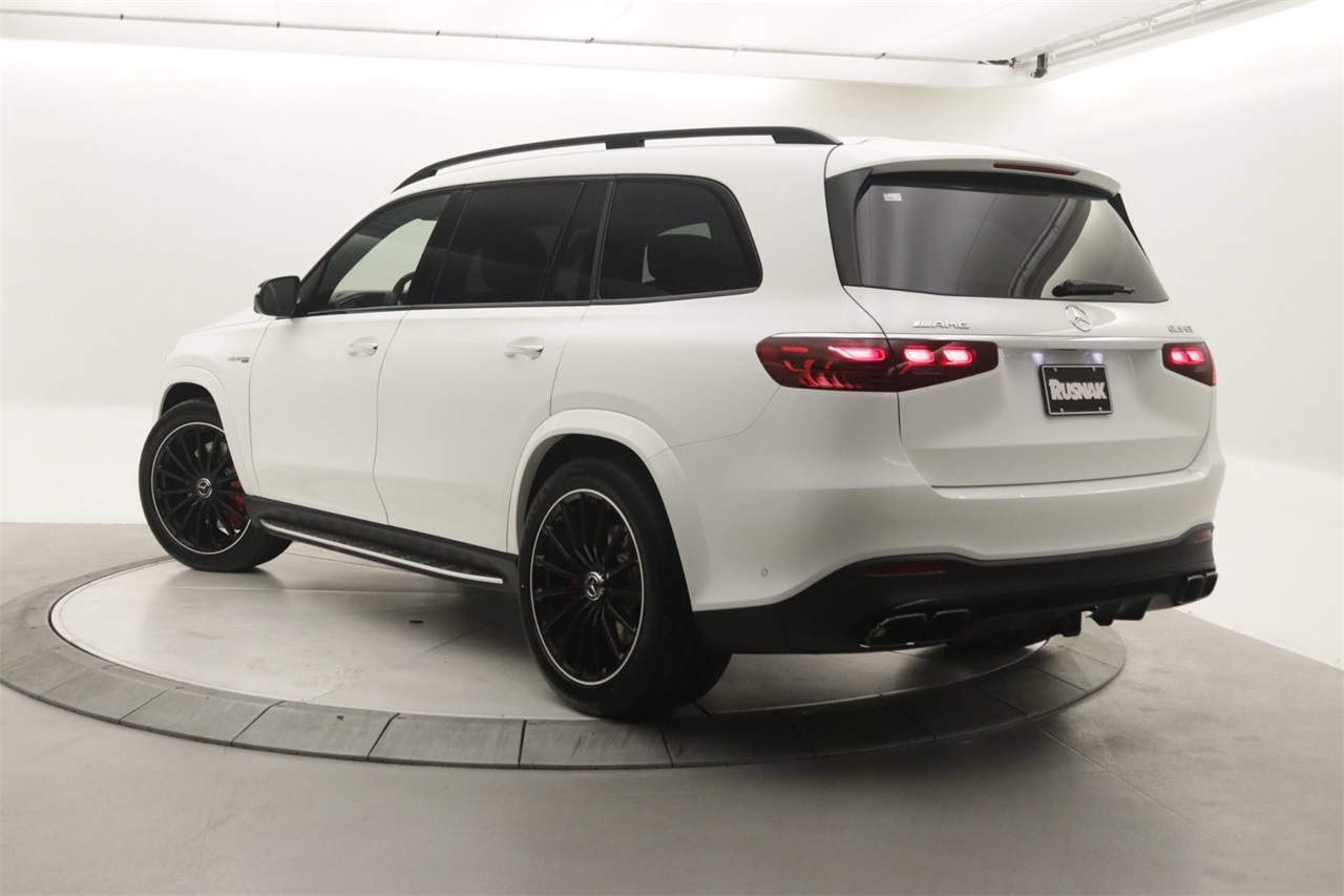 2025 Mercedes Benz GLS 63 AMG photo 2