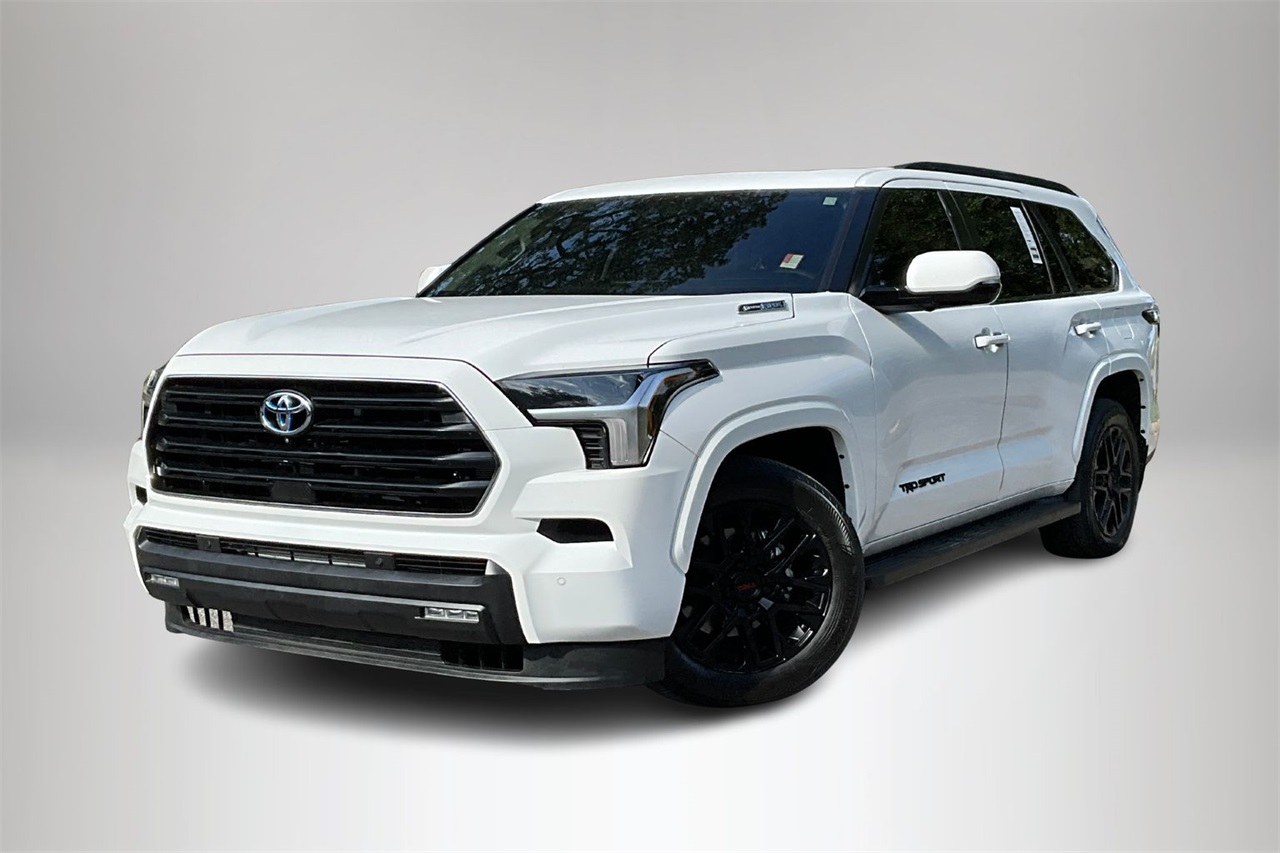 2024 Toyota Sequoia SR5's photo