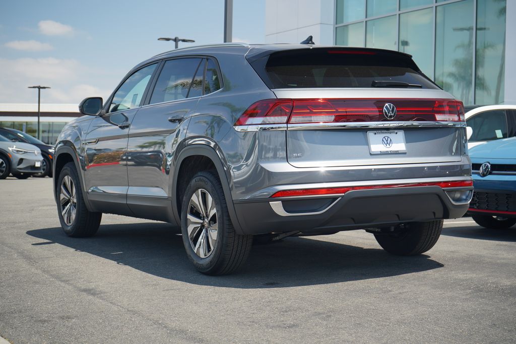 2025 Volkswagen Atlas Cross Sport SE photo 3