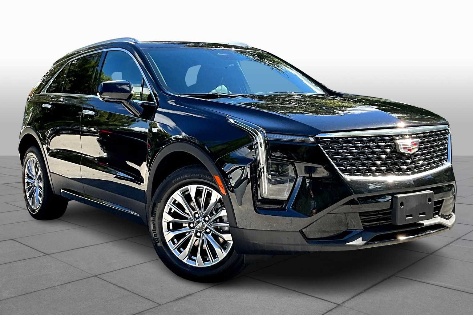 2025 Cadillac XT4 Premium Luxury photo 2