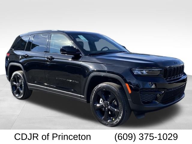 2025 Jeep Grand Cherokee Altitude's photo