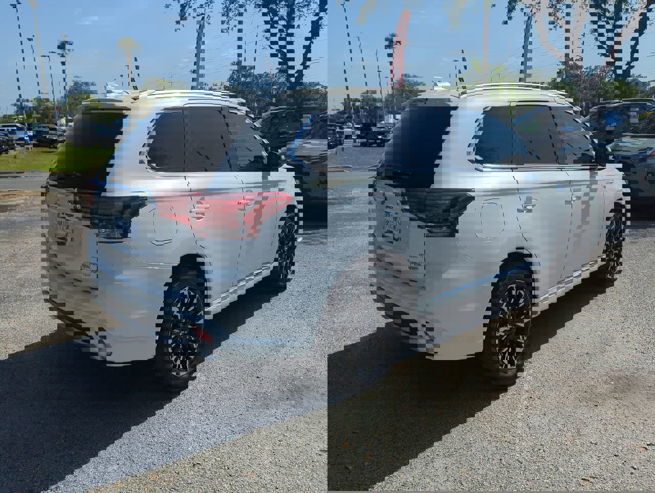 2018 Mitsubishi Outlander PHEV GT S-AWC photo 2
