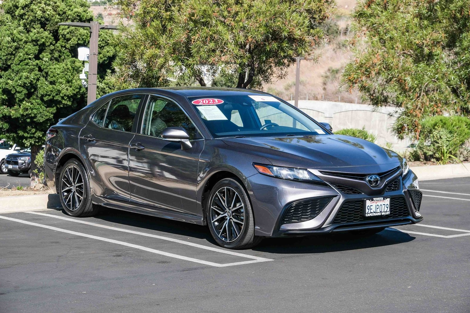 2023 Toyota Camry SE photo 3