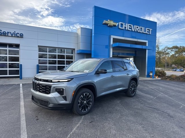 2026 Chevrolet Traverse photo 2