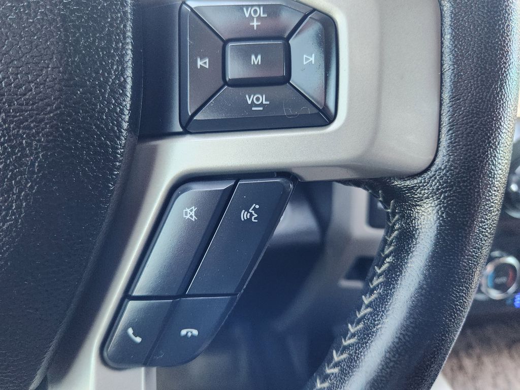 2019 Ford F-350 Lariat photo 19