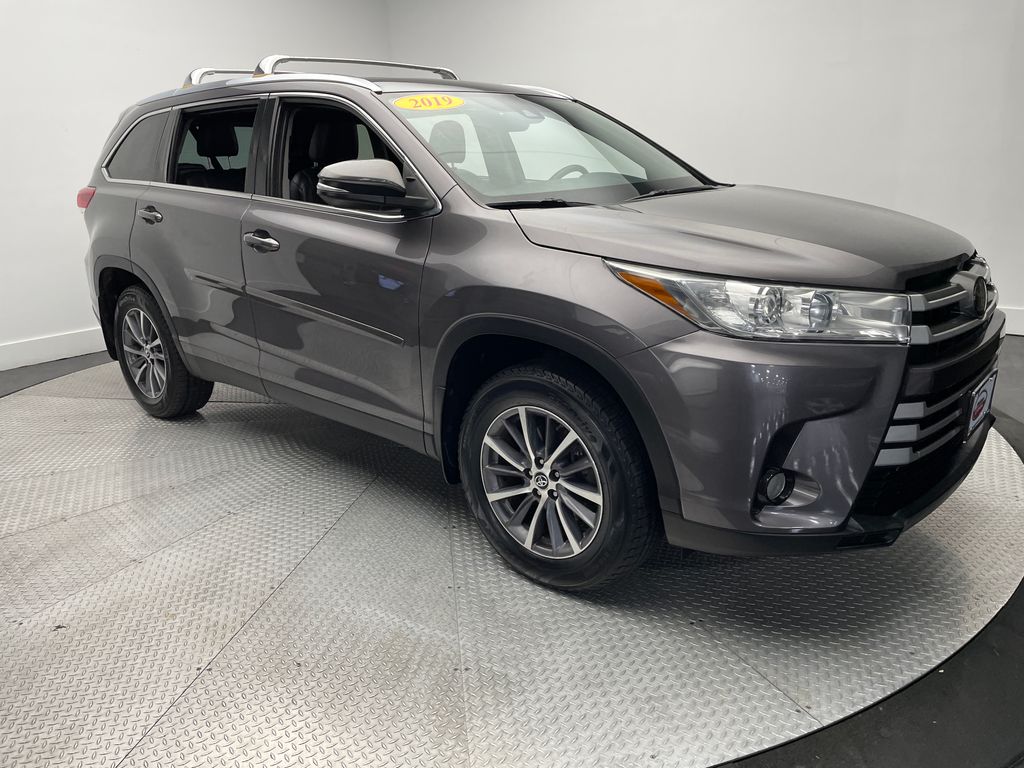 2019 Toyota Highlander XLE photo 3