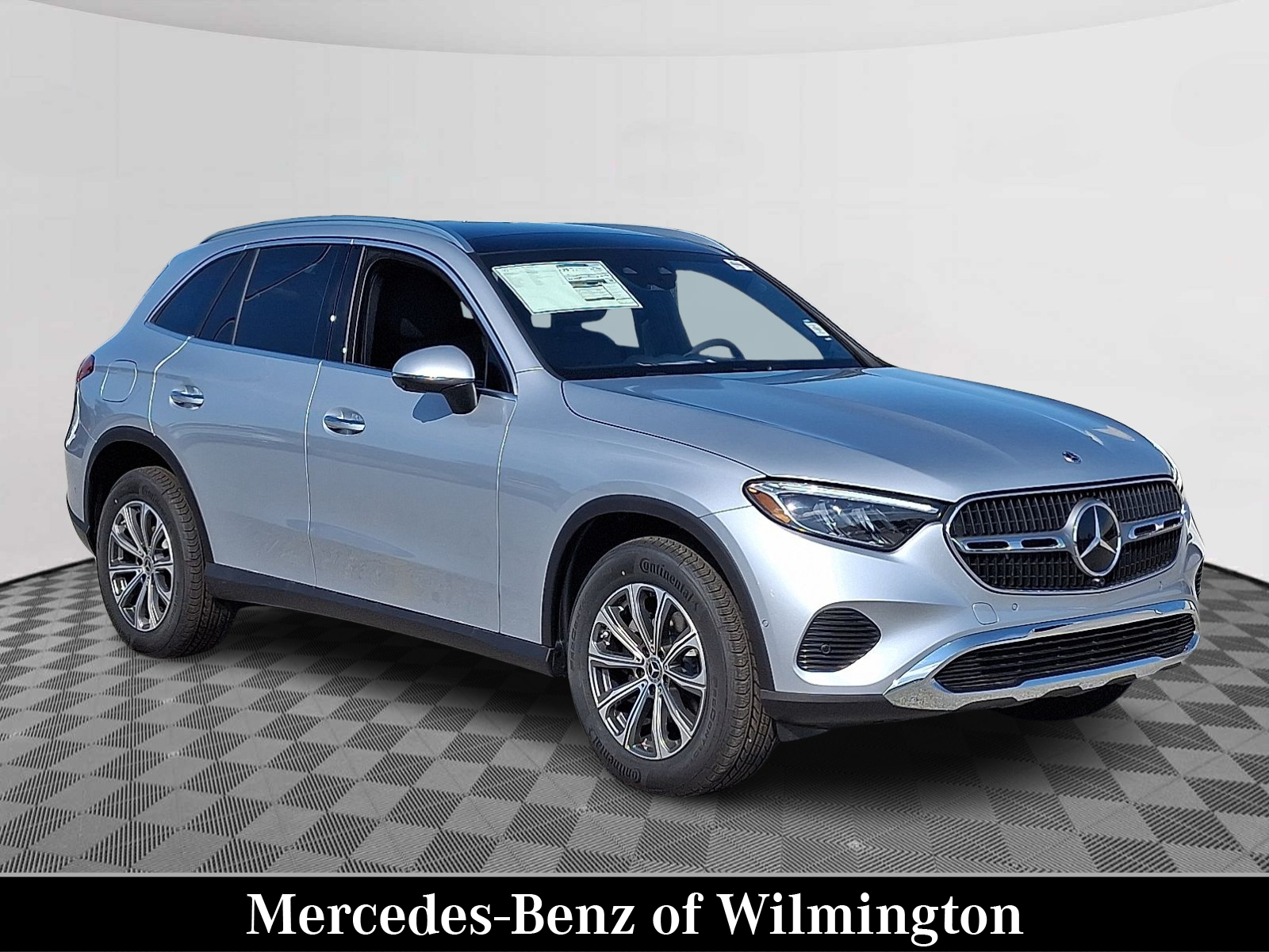 2025 Mercedes-Benz GLC Base's photo