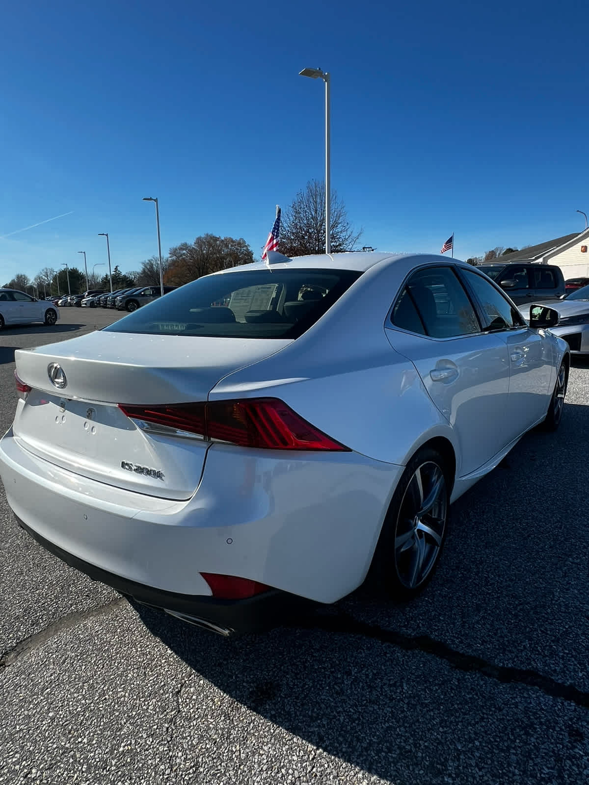 2017 Lexus IS 200t photo 4