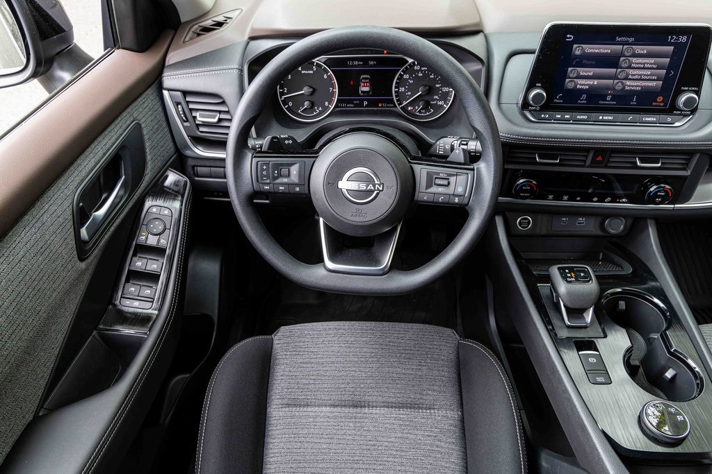 2023 Nissan Rogue SV photo 17