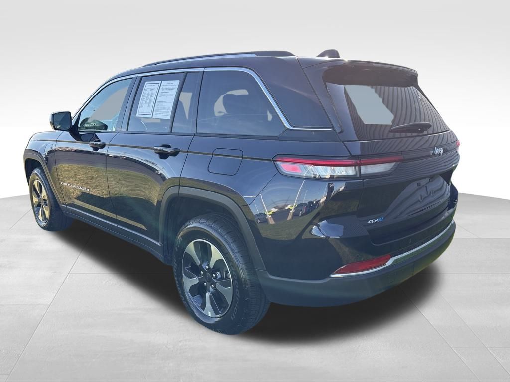 2024 Jeep Cherokee Limited 4xe photo 2