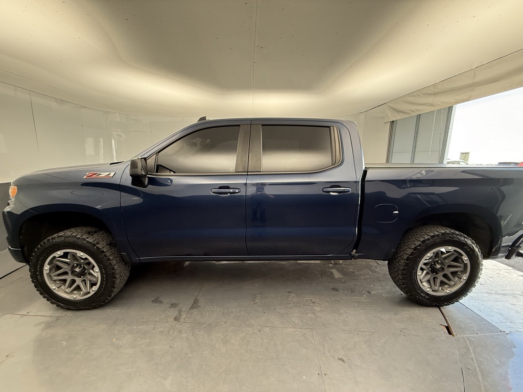 2022 Chevrolet Silverado 1500 RST photo 2
