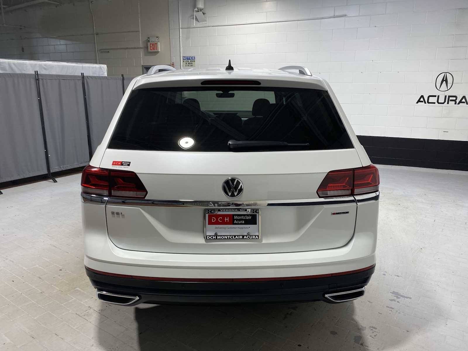 2022 Volkswagen Atlas SEL photo 3