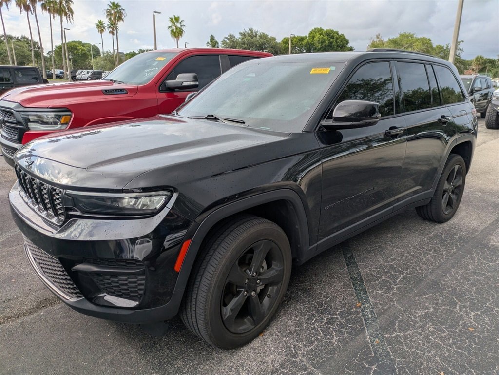 Used 2023 Jeep Grand Cherokee Altitude with VIN 1C4RJHAG1PC561301 for sale in West Palm Beach, FL