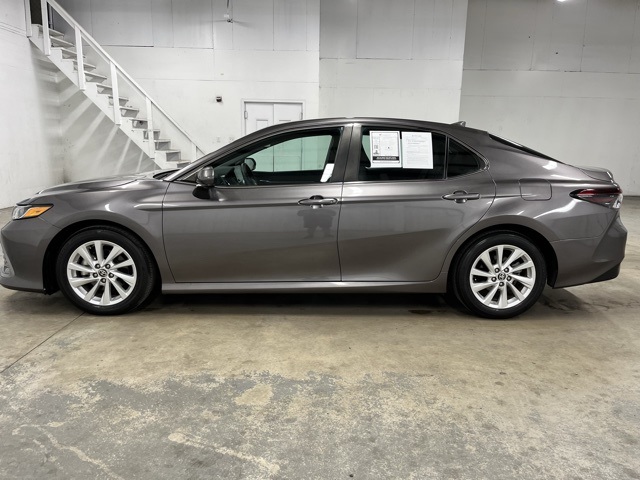 2024 Toyota Camry LE photo 4