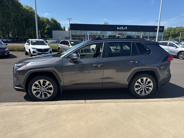 2024 Toyota RAV4 XLE Premium photo 6
