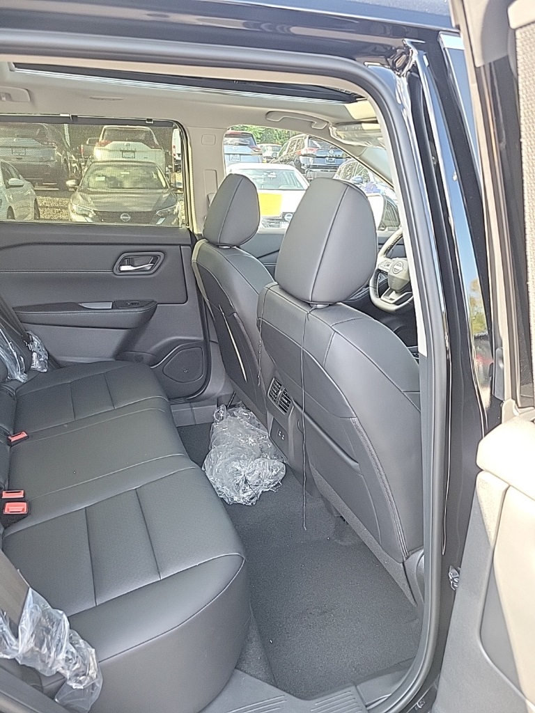 2026 Nissan Rogue SV photo 26