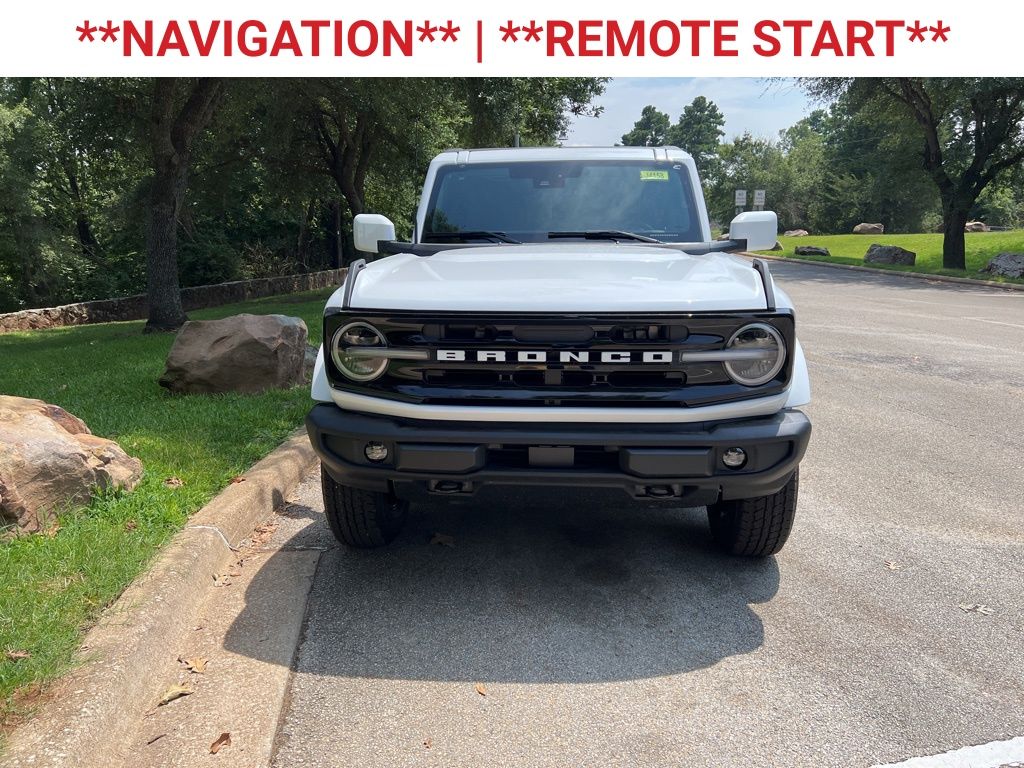 2025 Ford Bronco Outer Banks photo 2