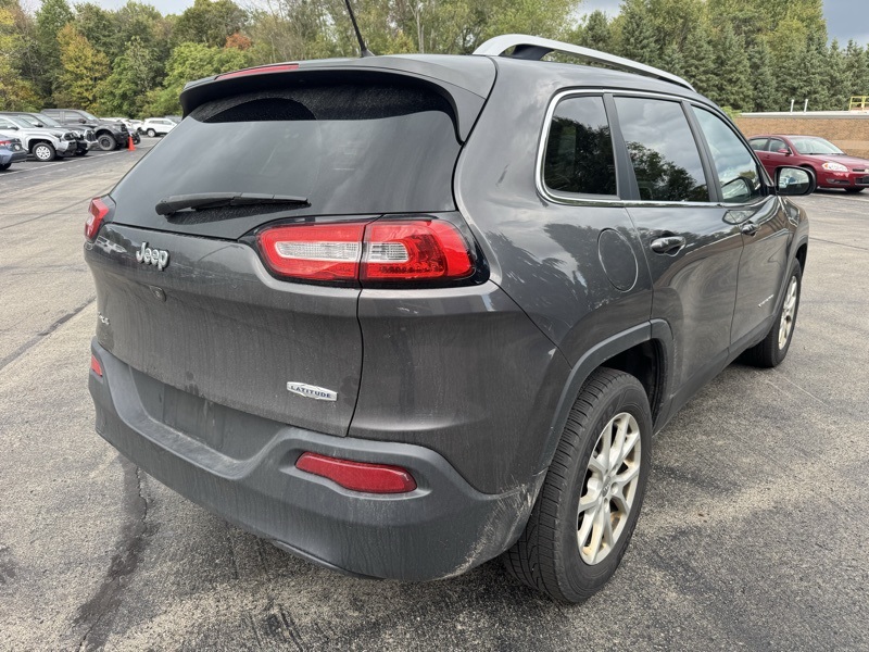 2017 Jeep Cherokee Latitude photo 3