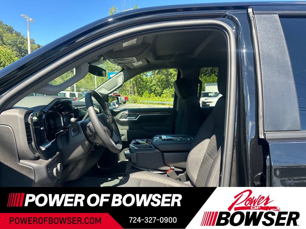 2026 Chevrolet Silverado 1500 LT photo 3