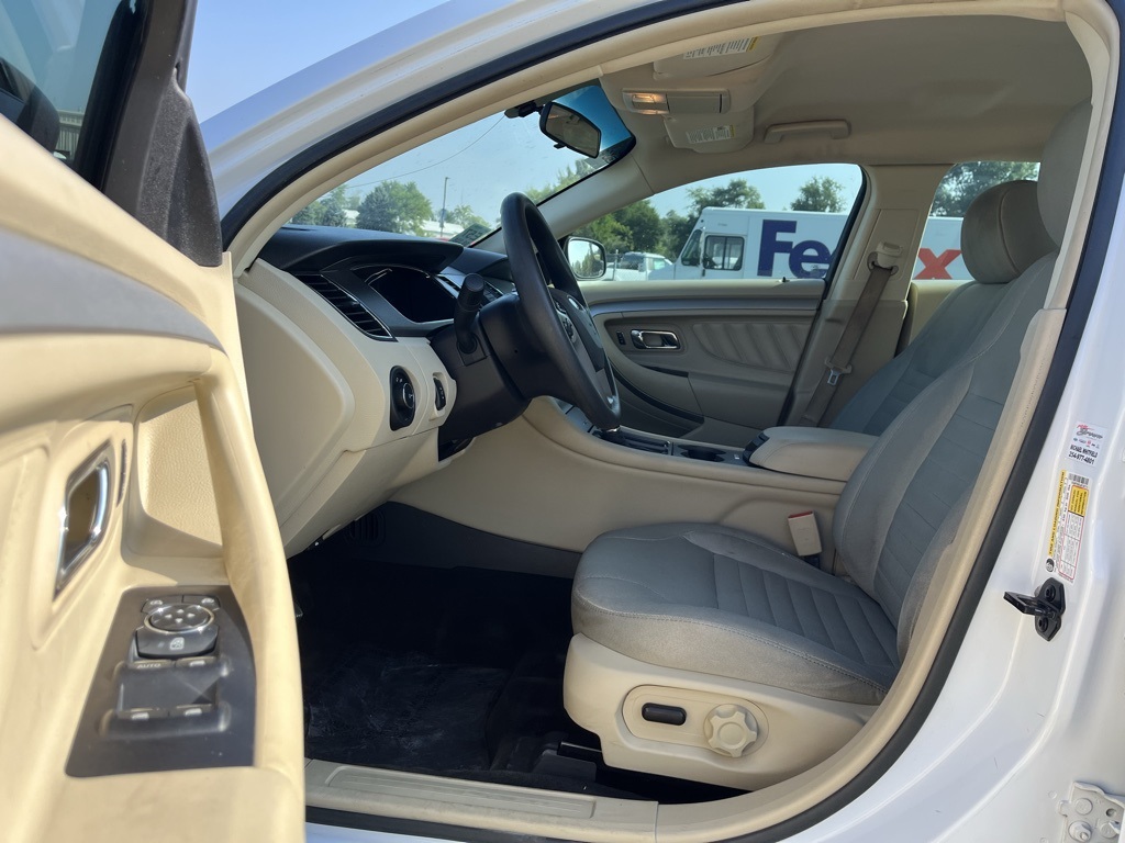 2018 Ford Taurus SE photo 8