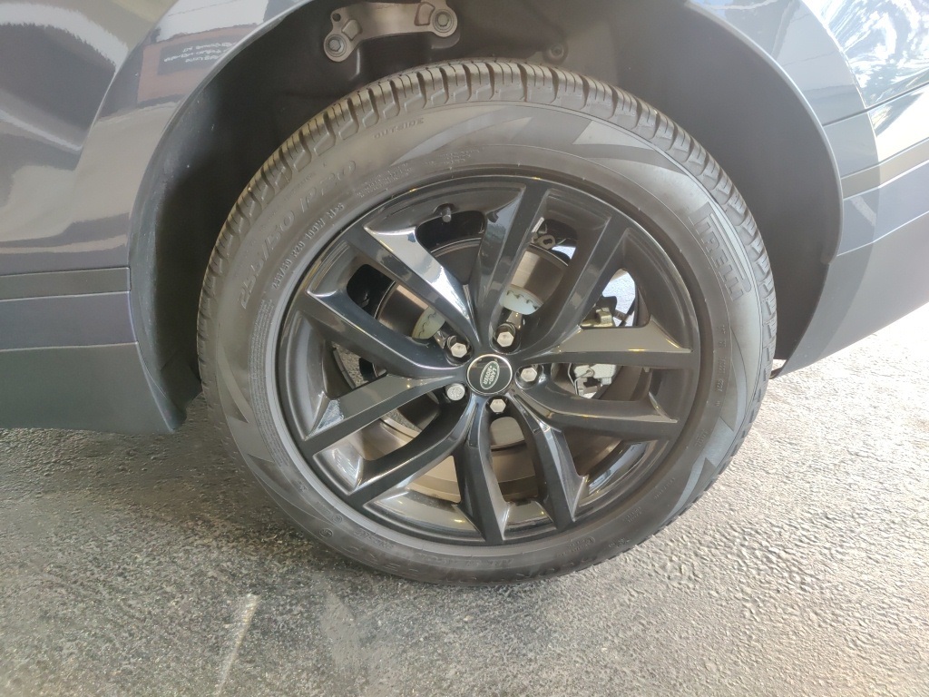 2025 Land Rover Range Rover Velar S photo 4