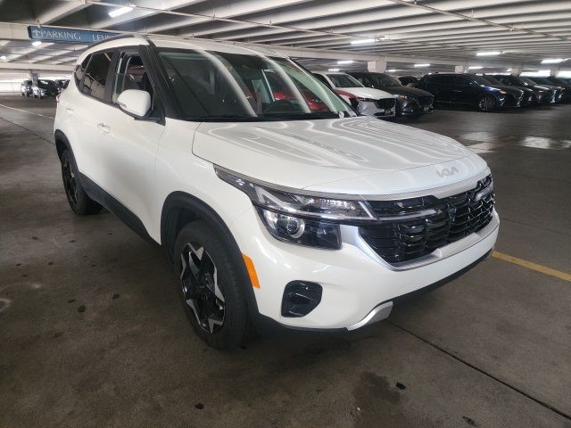 2024 Kia Seltos EX photo 2