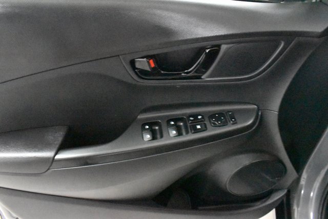 2021 Hyundai Kona SEL Plus photo 17