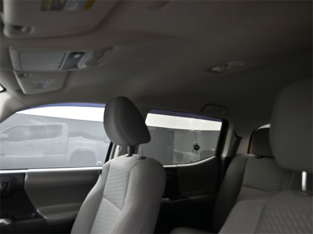 2020 Toyota Tacoma SR5 photo 17
