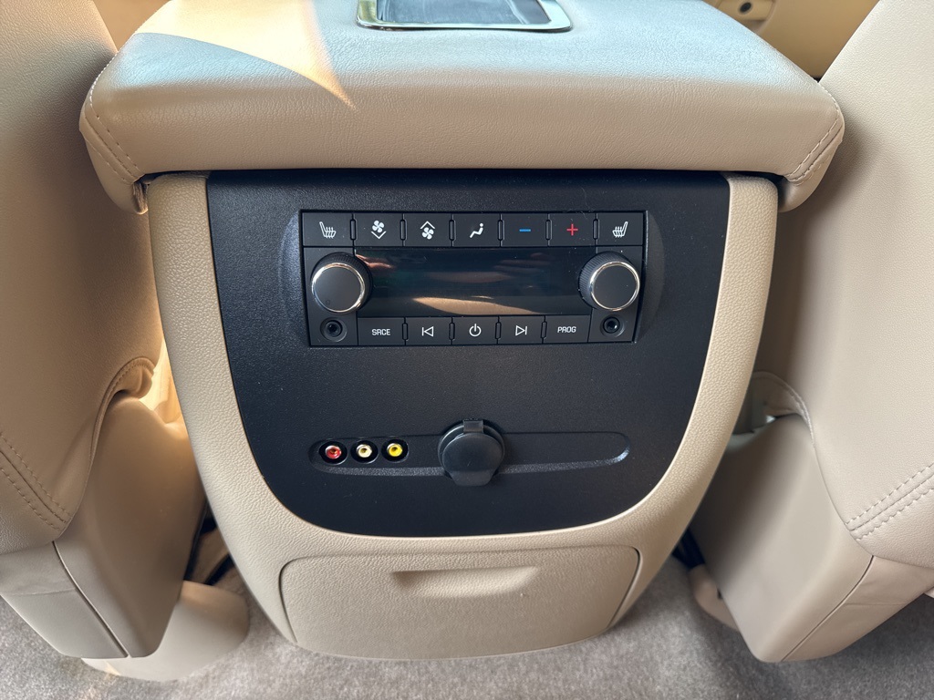 2013 Gmc Yukon Denali photo 39