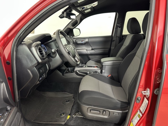 2022 Toyota Tacoma TRD Off-Road photo 8