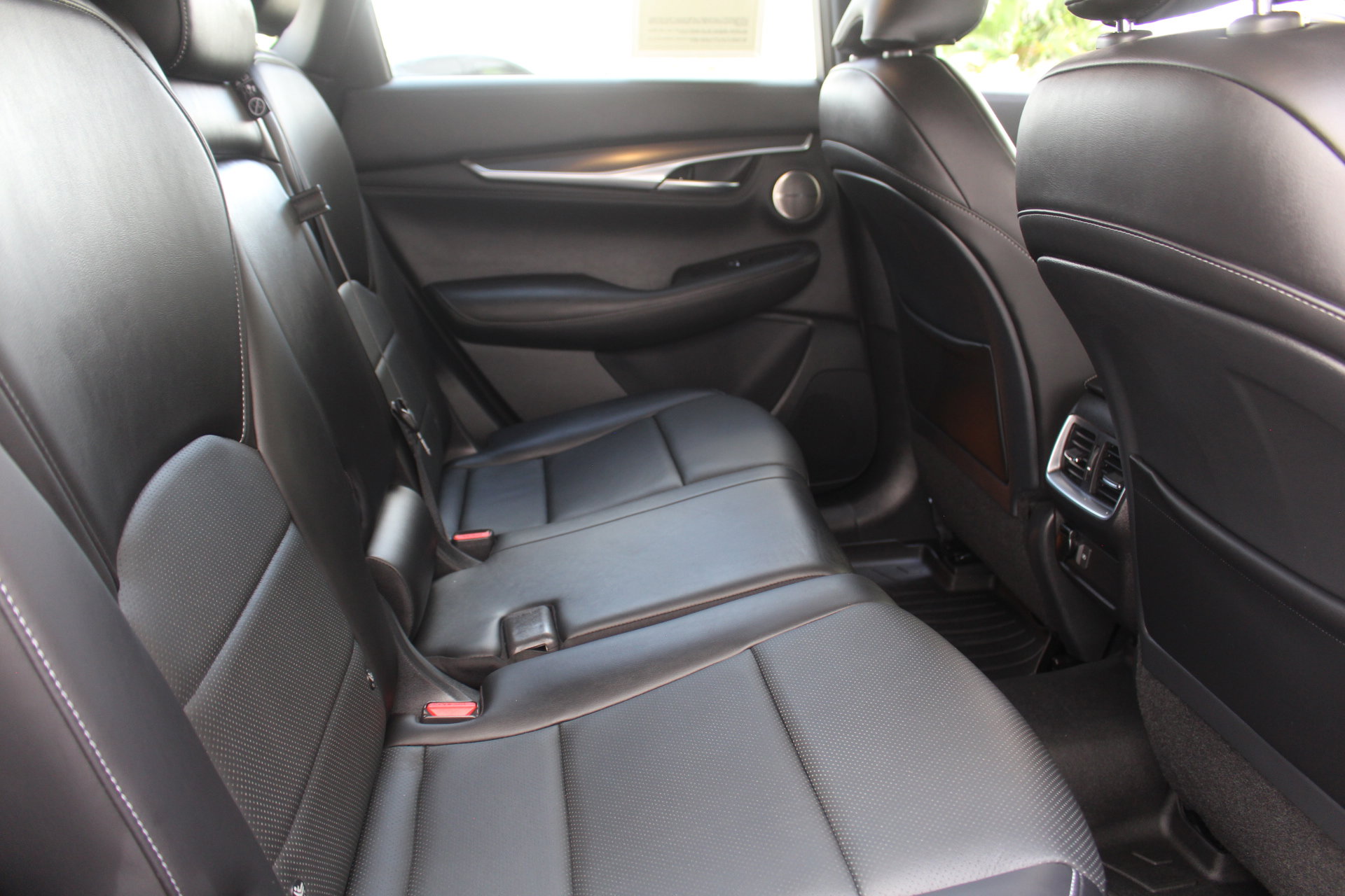 2022 Infiniti QX55 Essential photo 17